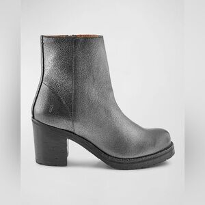 NWOT Frye Karen Metallic Leather Ankle Boot
